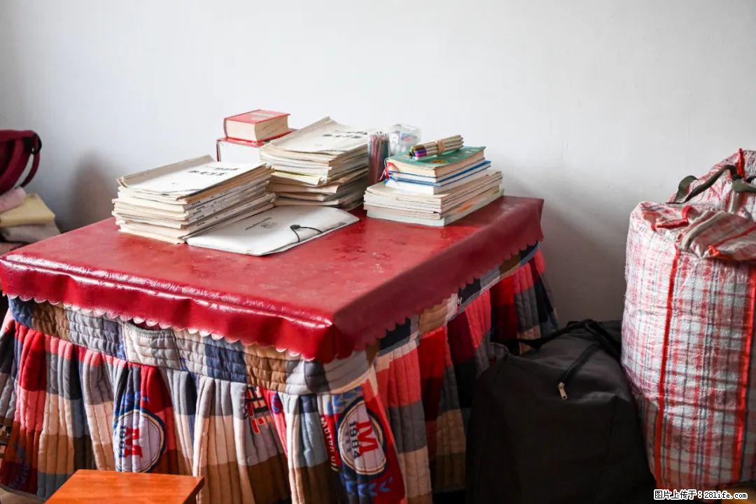 全网追的“扁担女孩”,找了一份暑假工,时薪12元 - 张掖生活资讯 - 张掖28生活网 zhangye.28life.com